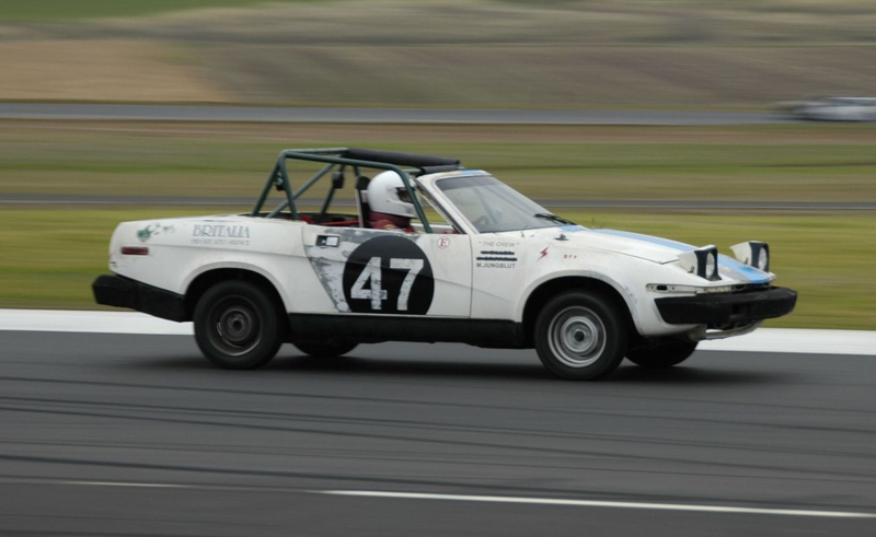 Illustration for article titled 24 Hours Of LeMons Arse Freeze-A-Palooza Über Gallery: British Steel